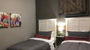 2 間睡房、熨斗/熨衫板、可攜式嬰兒床、免費 Wi-Fi