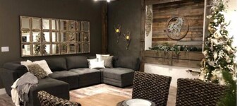 Best downtown location! Stablemasters Quarters is awarded winning! Come see why…