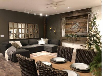 Best downtown location! Stablemasters Quarters is awarded winning! Come see why…