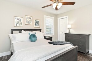 2 chambres, fer et planche à repasser, lit parapluie, Wi-Fi