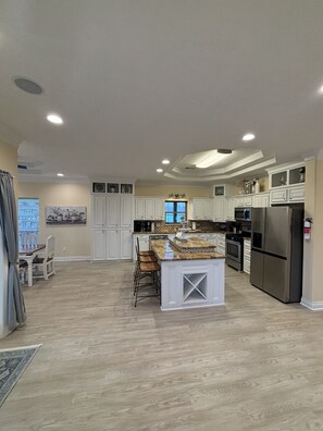 Fridge, microwave, oven, stovetop - Bay Breeze - Waterfront, No Side Neighbors. Kayaks, Cornhole, BBQ , Pet Friendly (Jamaica Beach)