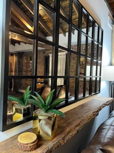 Whole house: BEST location!