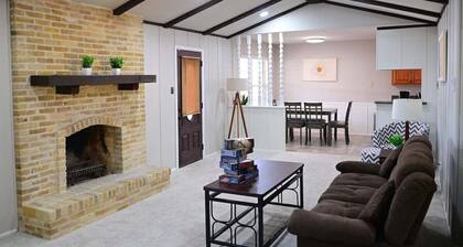 Furnished 4BR Home Near Randolph AFB for PCS, TDY & Military Family Stays in SA
