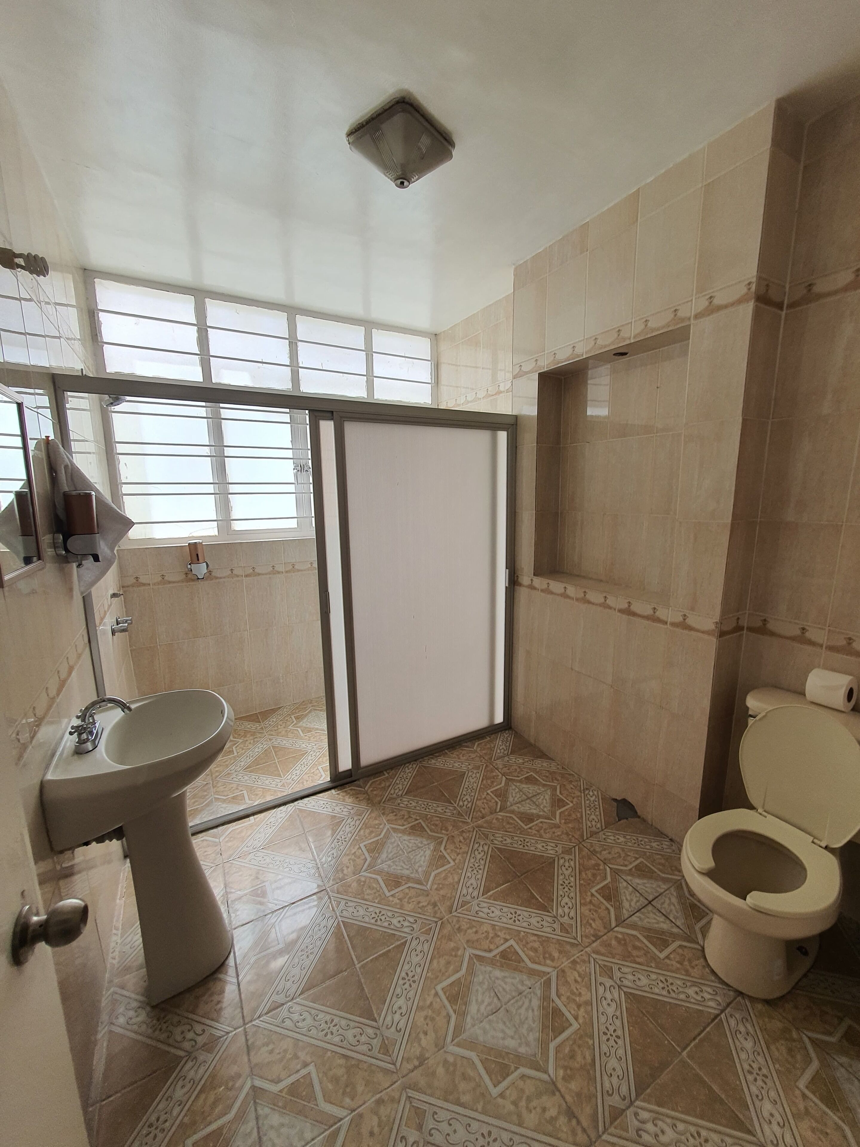 Maison Familiale | Salle de bain | Douche, serviettes fournies