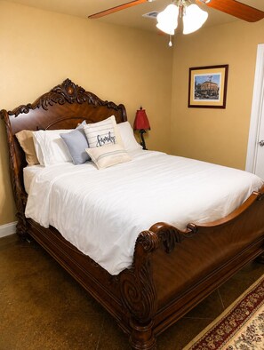 2 bedrooms, iron/ironing board, free WiFi, bed sheets - Relax in our beautiful New Orleans themed townhome

 (Ponchatoula)