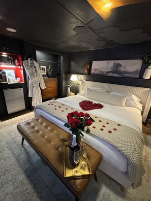 1 bedroom, desk, iron/ironing board, travel cot