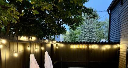 King bed- Hot tub & Fire-table