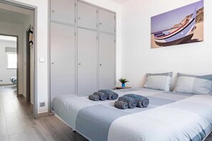 2 bedrooms, iron/ironing board, WiFi, bed sheets