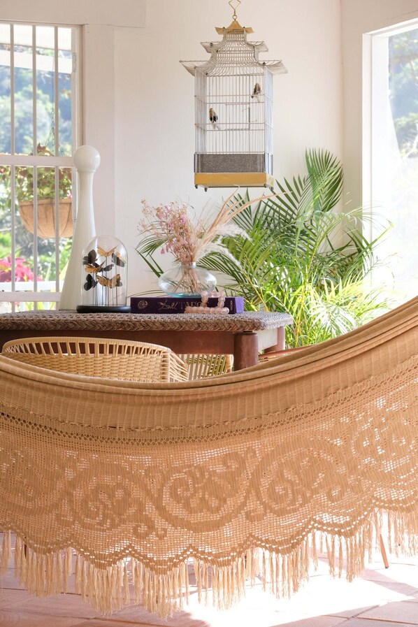 Dining - Charming Color Rooms with Shared Bathrooms (Santa Marta)