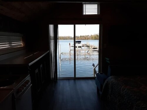 The Boathouse. A Waterfront Retreat on East Harbor