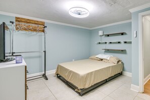 1 quarto, escrivaninha, ferros/tábuas de passar roupa, Wi-Fi