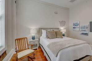 1 室のベッドルーム、デスク、アイロン / アイロン台、WiFi
