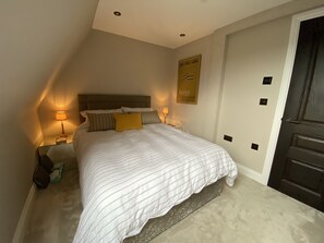 2 bedrooms, iron/ironing board, travel cot, free WiFi