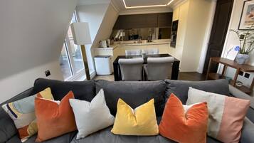 Smart TV, books, stereo