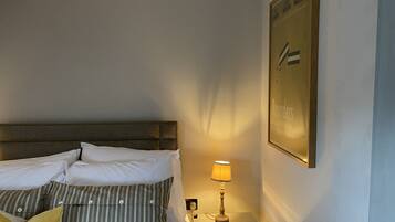 2 bedrooms, iron/ironing board, travel cot, free WiFi