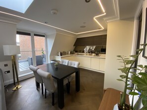 Dining - Luxury penthouse in Winchester (Winchester)