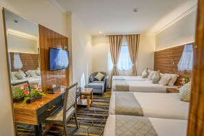 スタンダード 4 人部屋 | エジプト綿のシーツ、高級寝具、低反発ベッド、セーフティボックス (室内)