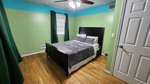 4 dormitorios, tabla de planchar con plancha, wifi y ropa de cama