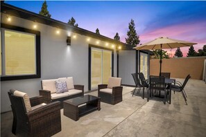 Property entrance - All Newly Renovated 15 mins to Disney 8 (Santa Ana)