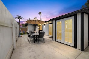 Property entrance - All Newly Renovated 15 mins to Disney 8 (Santa Ana)
