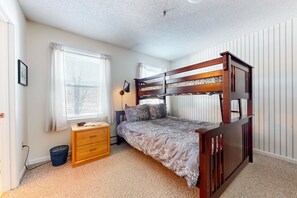 2 室のベッドルーム、インターネット、ベッドシーツ