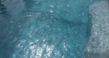 Golf home with waterfront view, beautiful pool, near country club and beaches