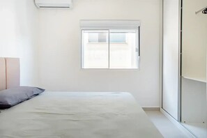 2 slaapkamers, een strijkplank/strijkijzer, wifi, beddengoed