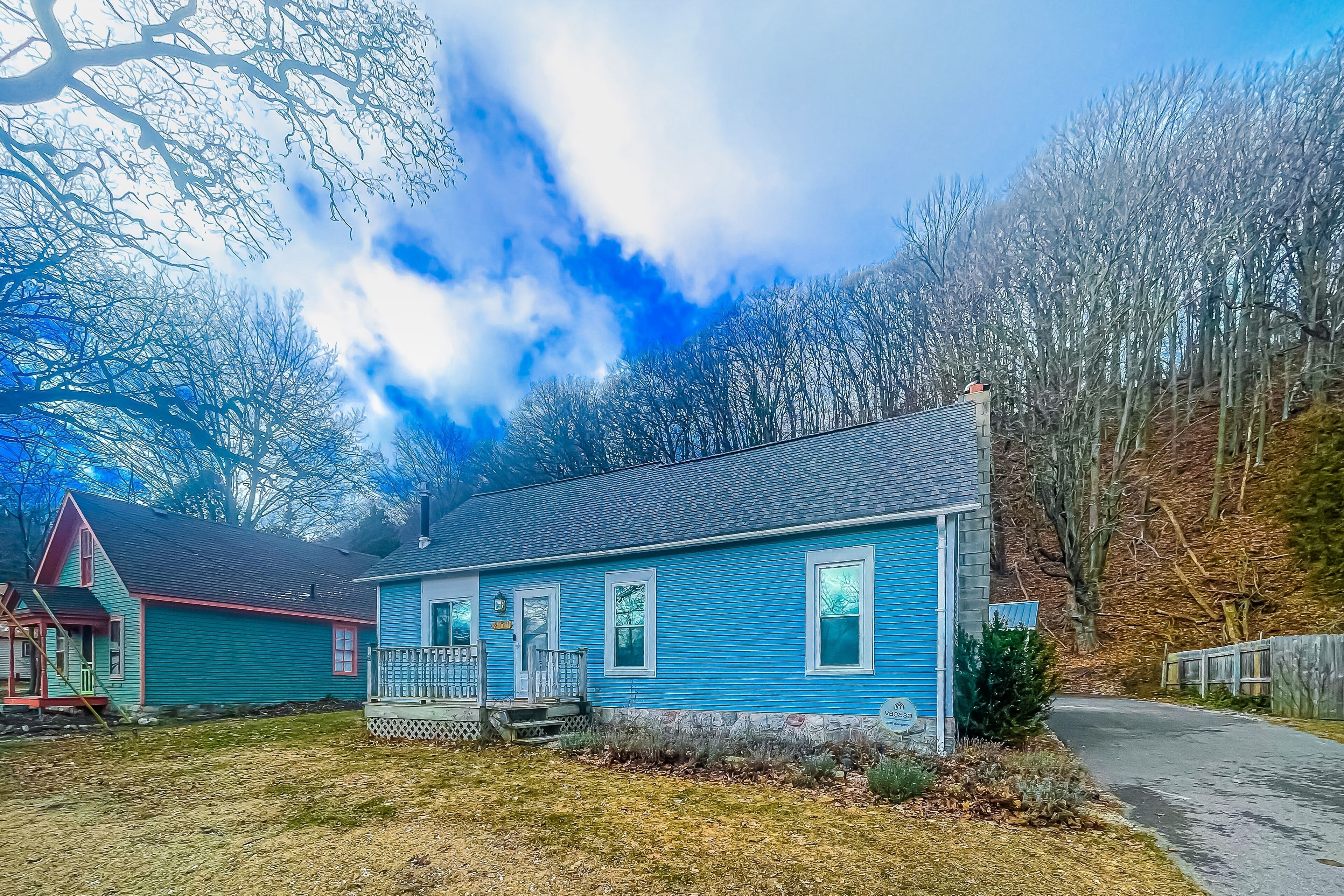 Dog-friendly retreat with fireplace & spacious yard - near lakes & skiing