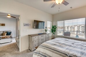 2 bedrooms, iron/ironing board, internet, bed sheets