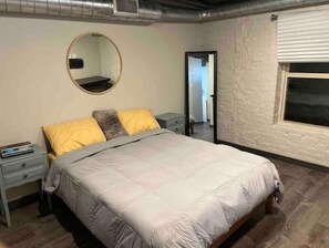 1 bedroom, WiFi, bed sheets