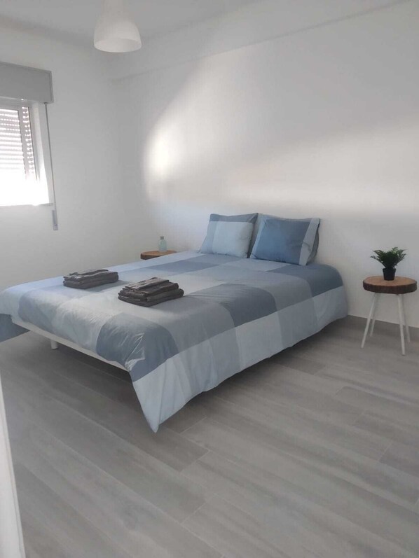 2 bedrooms, iron/ironing board, WiFi, bed sheets