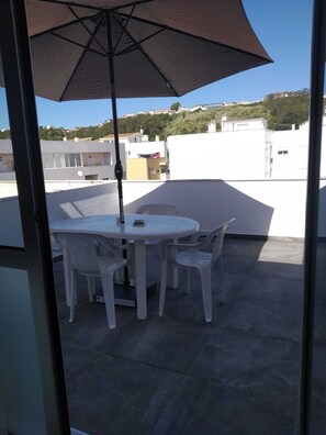 屋外ダイニングエリア