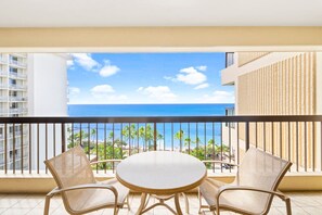 Outdoor dining - Oceanfront Condo W Free Valet Parking & Balcony (Honolulu)