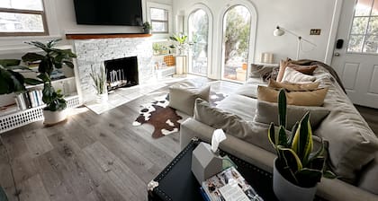 Stylish Downtown Retreat | Pet-Friendly, Patio,Fire Pit