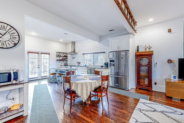 Fridge, microwave, oven, stovetop - Charming home in front of Adair Park II with enclosed backyard, streaming, W/D (Atlanta)