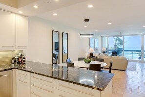Dining - Premier Beach View 2 Bedroom Condo (Longboat Key)