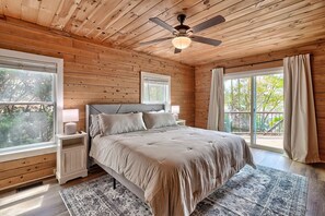 4 habitaciones, tabla de planchar con plancha, cuna de viaje y wifi 