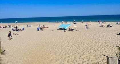 Walk to Beach, Home with Central A/C. Private Acre+ Lot