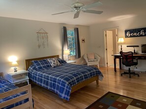 4 soverom, strykejern/-brett og wi-fi (inkludert)