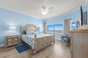 2 bedrooms, iron/ironing board, free WiFi, bed sheets - Beachfront 2br/2ba condo on the 4th floor with free beach chairs included! (Panama City Beach)