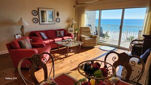 Smart TV, fireplace, DVD player