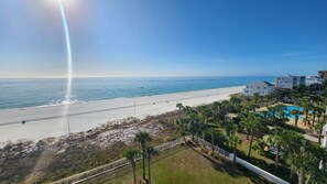 On the beach - Beachfront 3br/3ba condo on the 6th floor with free beach chairs included! (Panama City Beach)