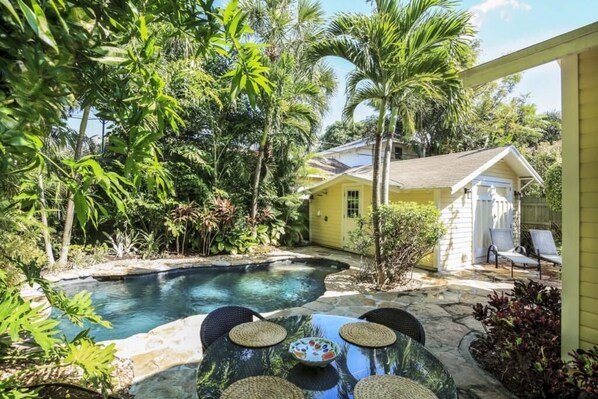 ハウス ベッド (複数台) プールビュー (Mango Haus  2bd 2ba  Private Pool and) | プール | 屋外プール、温水プール