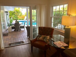 Rumah, Beberapa Tempat Tidur (Palm Beach Oasis  3bd 3ba  Private Po) | Pemandangan dari properti