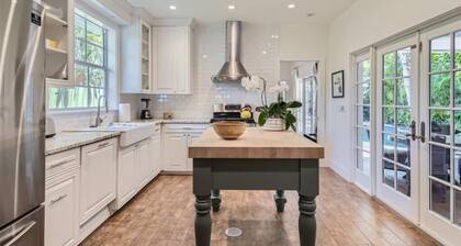 Palm Beach Oasis 3bd 3ba Private Pool Plus Parking