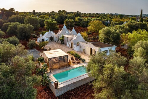 Trulli Magalò with Pool