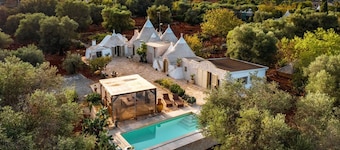 Trulli Magalò with Pool