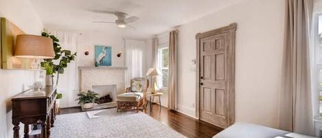 Casa, varias camas (The Periwinkle House  4bd 2ba Sleep 8) | 4 dormitorios