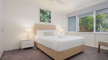 2 bedrooms, iron/ironing board, free WiFi, bed sheets