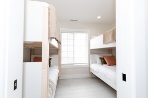 3 bedrooms, free WiFi, bed sheets